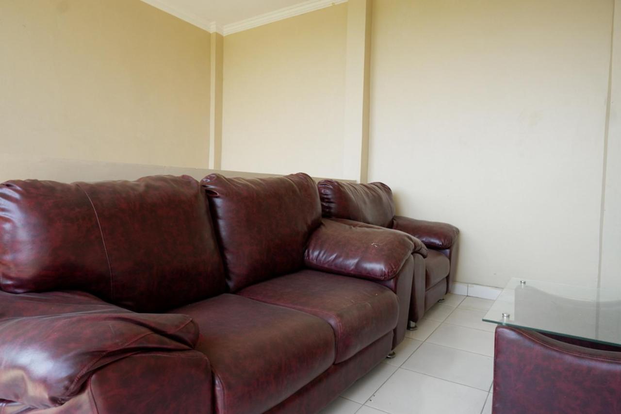 Reddoorz Near Padang Golf Adisucipto Hotell Potrojayan Eksteriør bilde